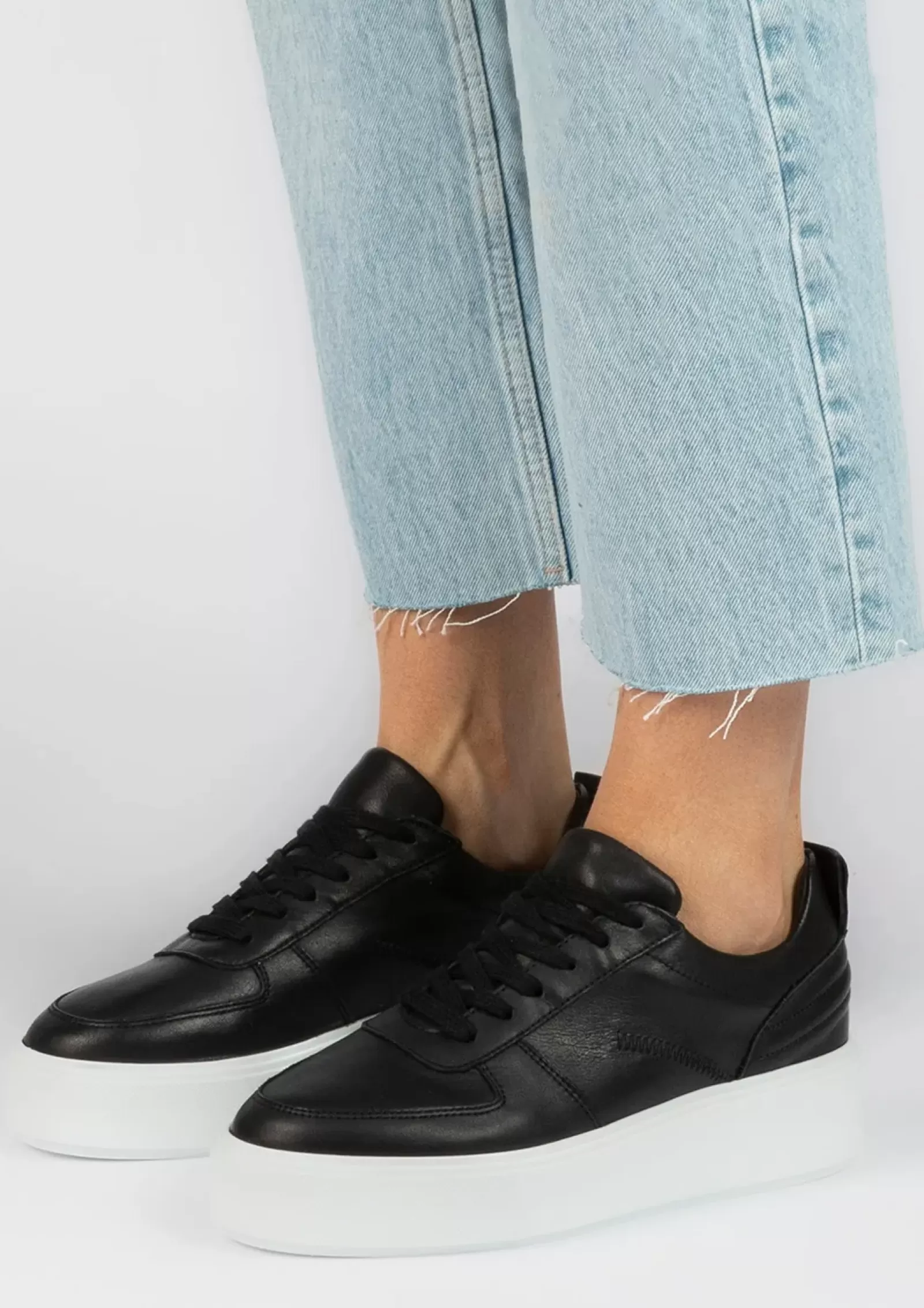 Femmes Sacha Baskets<Baskets En Cuir - Noir